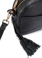 Čierna kožená dámska kabelka TORES-0806E-99(Z25), detailný pohľad na produkt na bielom pozadí, detailný záber na zips.