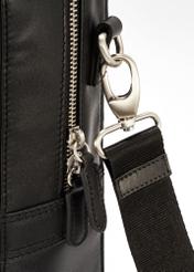Priestranná pánska taška z čiernej kože TORMS-0471-99(Z25), detail produktu na bielom pozadí.