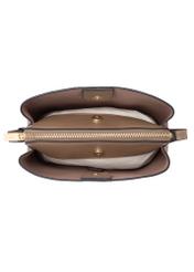 Ružová malá dámska kabelka TOREC-0768-5A(W26), pohľad na produkt vo vnútri na bielom pozadí.