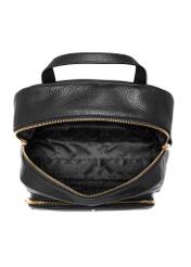 Čierny kožený dámsky batoh TORES-1072E-9I(W26) - pohľad na produkt zhora, na bielom pozadí.