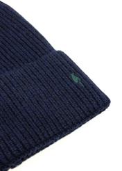 Pánska tmavomodrá šiltovka CZAMT-0084-7D(Z26), detail produktu na bielom pozadí.