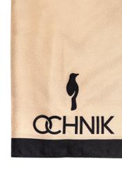 Dámska hodvábna šatka SZADT-0188-1B(W26) svetlobéžovej farby, detail produktu na bielom pozadí.