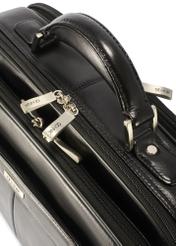 Čierna kožená pánska taška na notebook TORMS-0482-99(Z25), detailný záber na zips produktu, pohľad na bielom pozadí.