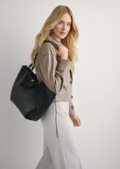 Veľká čierna nákupná taška TOREC-1201-99(W26) - pohľad na produkt mierne diagonálny, na svetlom pozadí. Viditeľná polovica siluety.