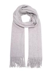 Dámska šatka sivej farby so strapcami SZADT-0209-91(Z25), pohľad spredu na bielom pozadí.