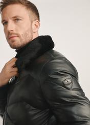 Čierna pánska kožená bunda s podšívkou KURMS-0377-1127(Z25), detailný záber produktu, pohľad na modelke.