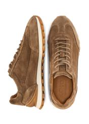 Pánske semišové topánky v chladnej béžovej farbe BUTYM-0542-1K(W26), pohľad na produkt zhora na bielom pozadí.