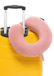 Mäkká ružová opierka hlavy AW-014-0003-31(W25), zadný pohľad na produkt bez obalu na kufri na bielom podklade.