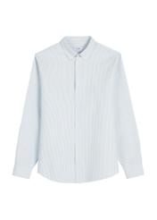 Pánska bavlnená modrá pruhovaná košeľa KOSMT-0354-7B(W26) - pohľad spredu na produkt, na bielom pozadí.