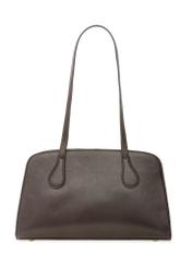 Hnedá taška cez rameno TOREC-1236-1H(W26), pohľad na produkt zozadu na bielom pozadí.