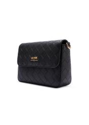 Čierna tkaná dámska kabelka TOREC-0767-9P(W26) - diagonálny pohľad na produkt, na bielom pozadí.