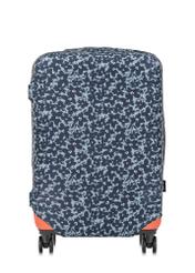Kvetinový obal na kufor strednej veľkosti AW-013-0004-15-M(W25), pohľad na produkt na kufri na bielom pozadí.