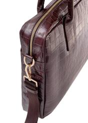 Elegantná dámska kožená kabelka TORES-1128E-89(Z25) s krokodílím vzorom, detailný pohľad na produkt na bielom pozadí.