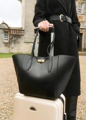Čierna dámska kabelka typu shopper TOREC-1375-99(Z26)