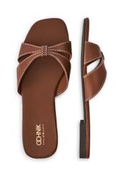 Dámske žabky z ťavej kože BUTYD-1227-1D(W26), pohľad na produkt zhora na bielom pozadí.