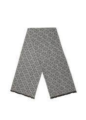 Veľká sivá dámska šatka s monogramom SZADT-0130A-91(Z25), pohľad na produkt spredu na bielom podklade.-02