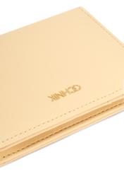 Malá svetložltá dámska peňaženka POREC-0415-2A(W26), detail produktu na bielom pozadí.