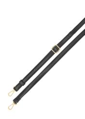 Čierna kožená dámska kabelka strednej veľkosti TORES-1279-9I(W26), detailný záber na popruh produktu, pohľad na bielom pozadí.