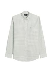 Pánska bavlnená košeľa s károvaným vzorom KOSMT-0277-8F(W26) - pohľad spredu na produkt, na bielom pozadí.