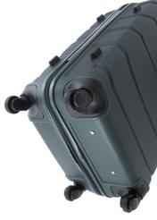 Malý kufor na kolieskach WALAB-0077-8C-19(W26), pohľad na kolieska produktu na bielom pozadí.