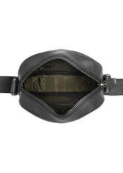 Čierna malá kožená pánska taška TORMS-0498-99(W26) - pohľad na produkt zhora, na bielom pozadí.