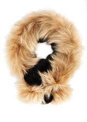 Dámska šatka z prírodnej kožušiny SZADF-0029A-16(Z25), pohľad na produkt spredu na bielom podklade.