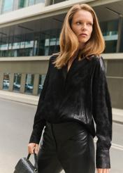 Čierna dámska košeľa so zvieracím vzorom  KOSDT-0174-51(Z25)