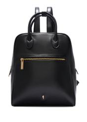 Čierny dámsky batoh z imitácie kože TOREC-1129-99(W26), pohľad spredu na bielom pozadí.