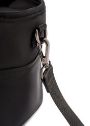 Čierna obedárová taška TOREN-0346-99(W26) - detailný záber, na bielom pozadí.