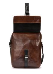 Pánska hnedá kožená taška TORMS-0104-1H(W26), pohľad spredu na bielom pozadí.