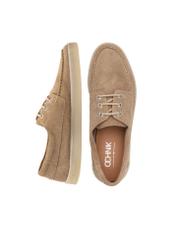 Pánske kožené topánky v chladnej béžovej farbe BUTYM-0533-1K(W26) - pohľad na produkt zhora, na bielom pozadí.