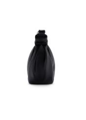 Čierna polkruhová dámska kabelka TOREC-1146-99(W26), bočný pohľad na produkt na bielom pozadí.