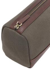 Pánska khaki kozmetická taška TORMN-0373-55(Z25), detail produktu, pohľad na bielom pozadí.
