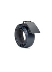 Pánsky kožený opasok v tmavomodrej farbe PASMS-0269-7E(W26), diagonálny pohľad na produkt na bielom pozadí.