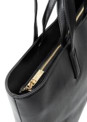 Čierna dámska nákupná taška TOREC-1204-99(W26), detail produktu na bielom pozadí.