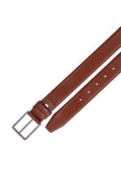 Pánsky kožený opasok v koňakovej farbe PASMS-0284-1F(Z26), pohľad zhora na produkt na bielom pozadí.