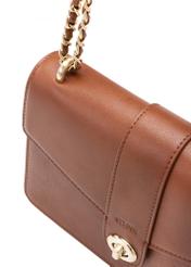 Hnedá dámska taška cez rameno TOREC-1137-1F(W26), detail produktu na bielom pozadí.