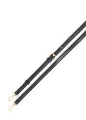 Čierna dámska kabelka s prešívaním TOREC-1151-99(W26), detailný záber na popruh produktu na bielom pozadí.