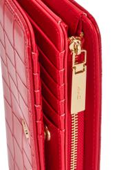 Malá červená dámska peňaženka z krokodílej kože POREC-0352A-42(Z25), detailný záber na zips produktu, pohľad na bielom pozadí.