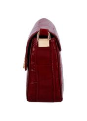 Elegantná červená dámska kabelka TOREC-1251-4C(Z26), bočný pohľad na produkt na bielom pozadí.