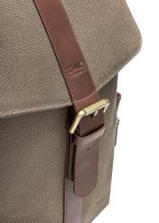 Pánsky khaki batoh TORMN-0371-55(Z25), detail produktu, pohľad na bielom pozadí.