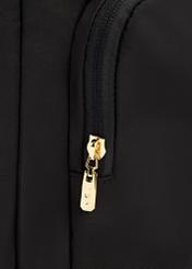 Čierny veľký dámsky batoh TOREN-0321-99(Z25), detailný záber na zips produktu, pohľad na bielom pozadí.