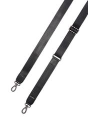 Čierna kožená taška na notebook TORMS-0496-99(W26) - detailný záber, na bielom pozadí.