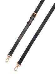 Čierna dámska taška na notebook TOREC-1130-99(W26), pohľad na popruh produktu na bielom pozadí.