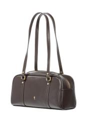 Tmavohnedá taška cez rameno TOREC-1233-1I(W26), diagonálny pohľad na produkt na bielom pozadí.