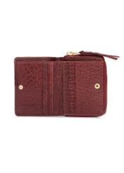 Malá dámska kožená peňaženka červenej farby PORES-0815-4C(W26), pohľad na produkt vo vnútri na bielom pozadí.