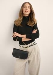 Malá čierna elegantná dámska kabelka s retiazkou TOREC-1388-99(Z26)