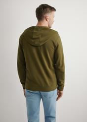 Pánska khaki mikina na zips BLZMT-0078-8D(W26), pohľad zozadu na produkt na modelke. Viditeľná polovica siluety.