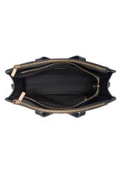 Čierna dámska koženková kabelka TOREC-1143-99(W26), pohľad na produkt vo vnútri na bielom pozadí.