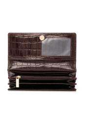 Dámska hnedá kožená peňaženka s krokodílím vzorom PORES-0889-1H(W26) - pohľad na produkt zhora, na bielom pozadí.